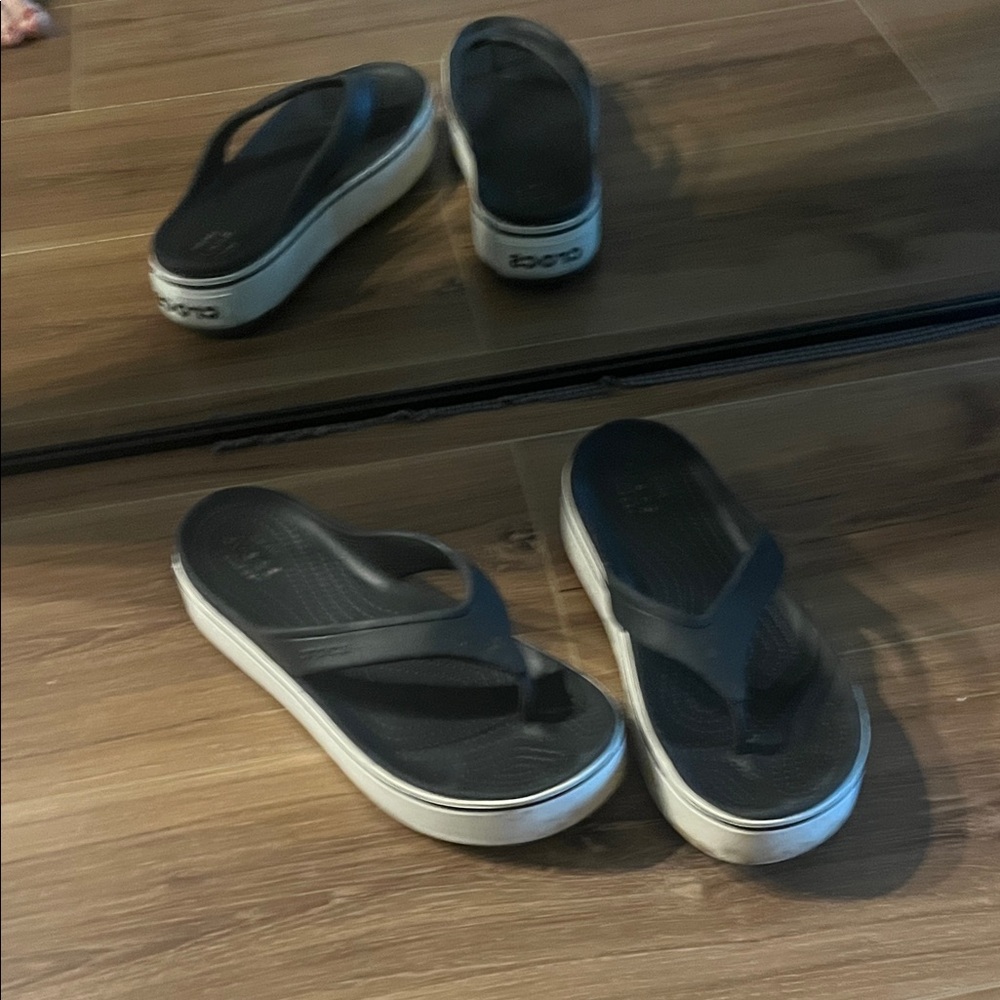 CROCS Iconic Black Comfort Sandals